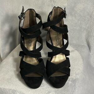 Moda Elegant Black Strappy Heels